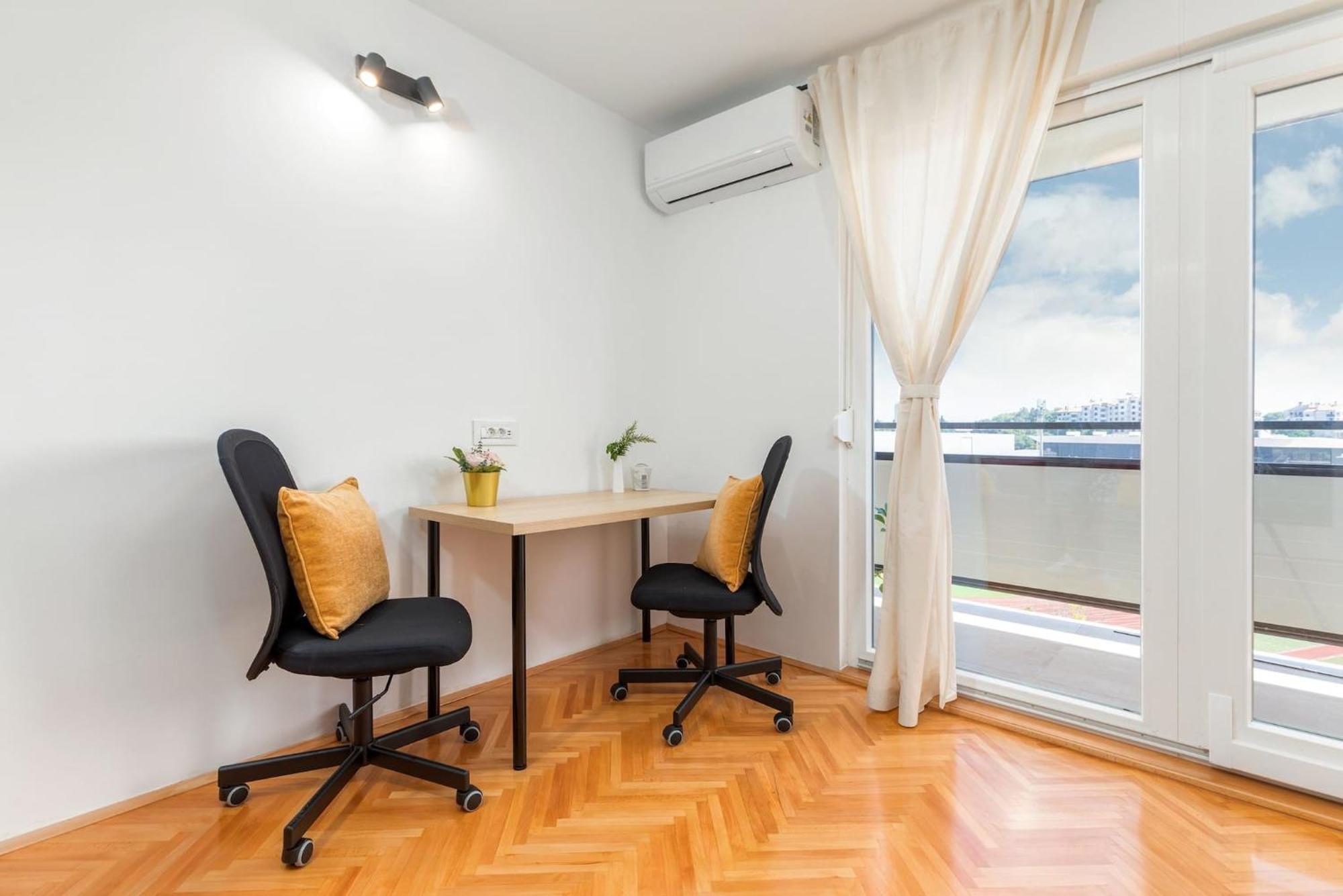 Sunny Apartment