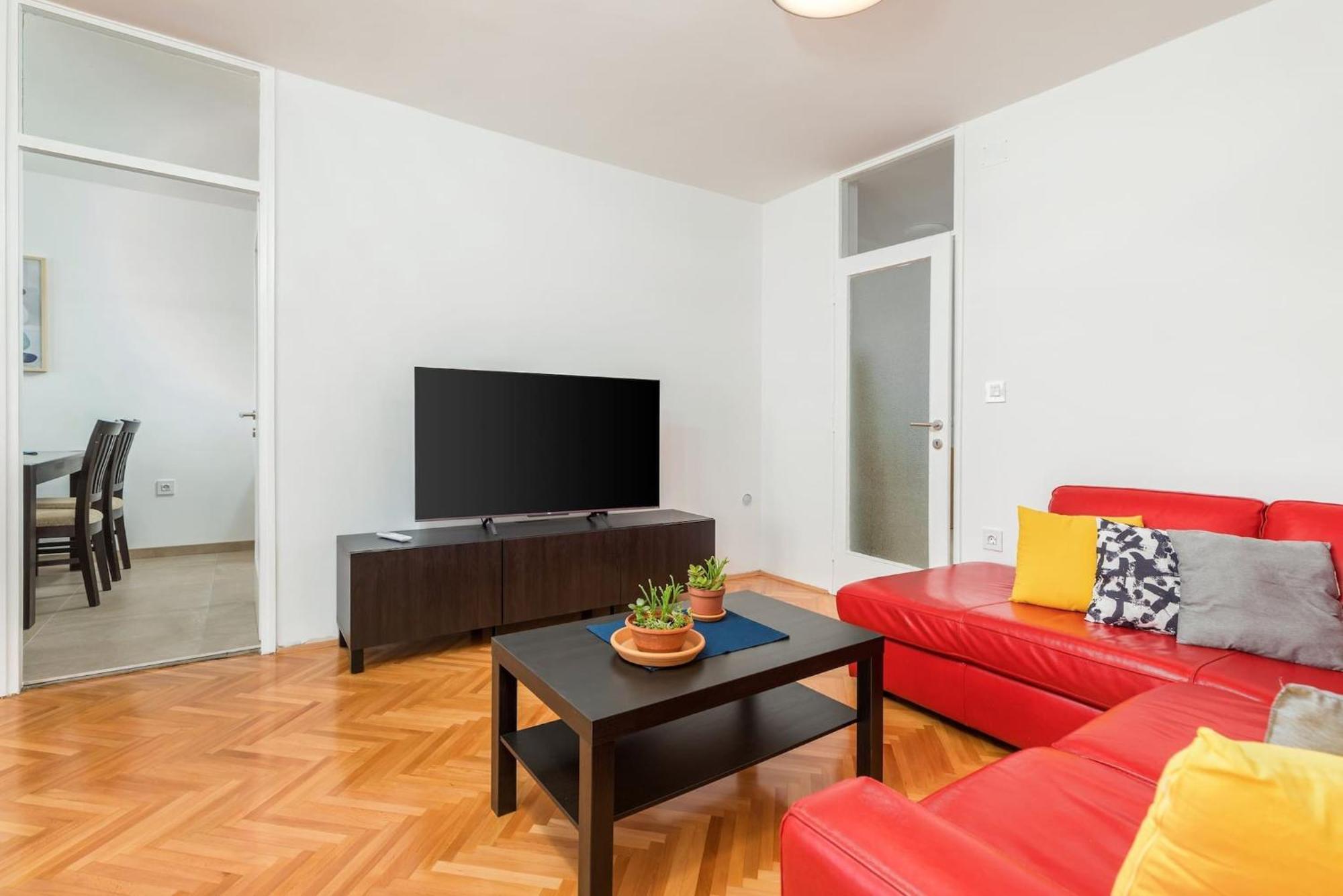Sunny Apartment *